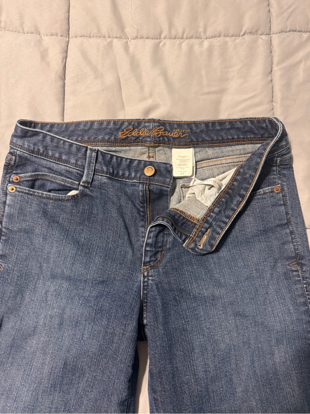 Eddie Bauer Women's Medium Blue Straight-Leg Jeans